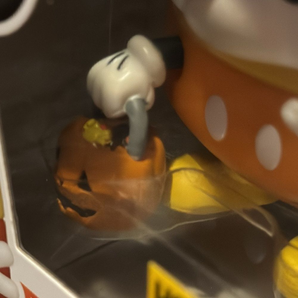 Funko pop disney Mickey mouse 1398 halloween candy corn - Picture 4 of 8